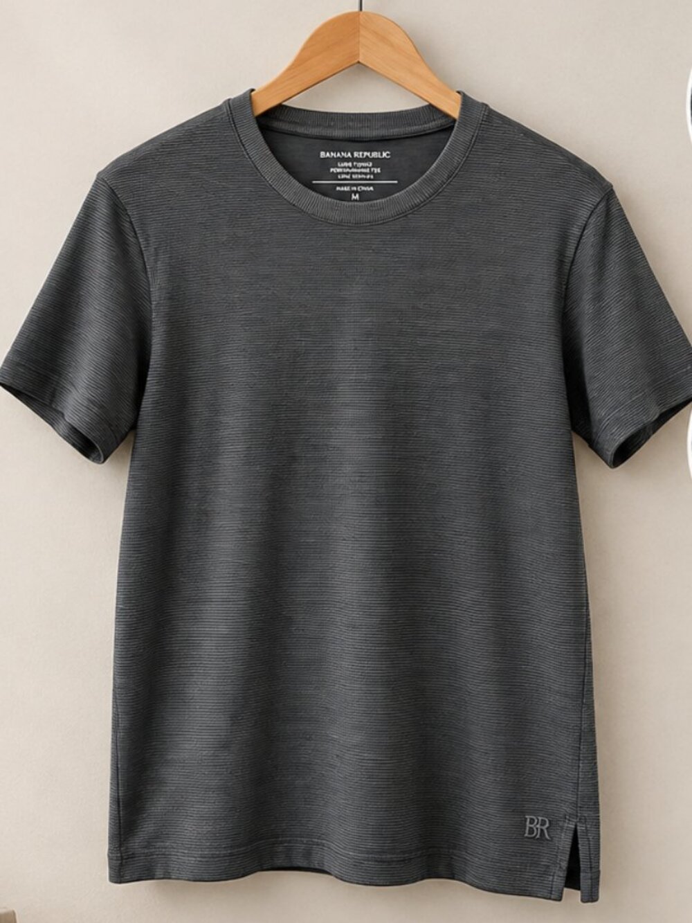 Banana Republic Luxe Touch Performance Tee Men’s M Charcoal 100% Cotton